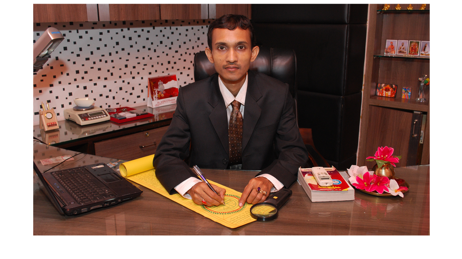 Hemang Sastri at his consultation desk